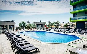 Michael By The Sea - Alezzi Beach Resort